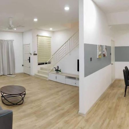T House Nearby Kuantan East Coast Shopping Mall 外观 照片