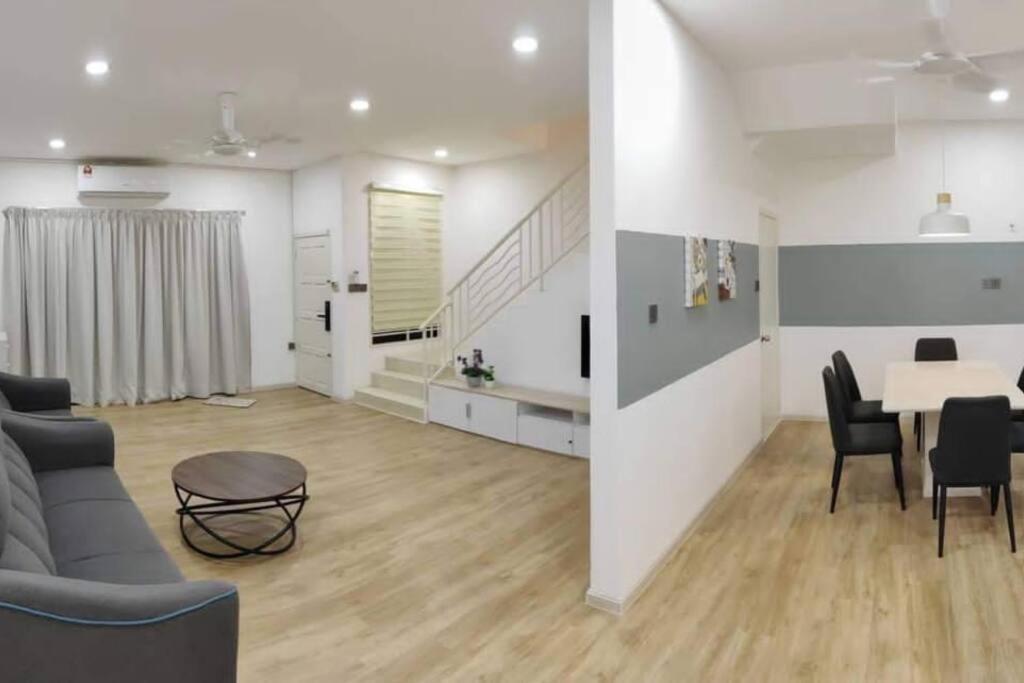 T House Nearby Kuantan East Coast Shopping Mall 外观 照片